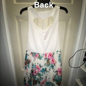 Juniors floral mi-thigh/knee-length dress